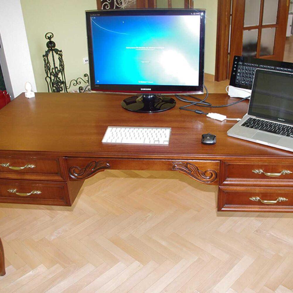 klasyczne biurko gabinetowe drewniane z szufladami na wysokich nogach, idealne biurko do gabinetu, do biura, od producenta mebli na wymiar dobrodzien, gliwice, katpowice, slask, wrocław