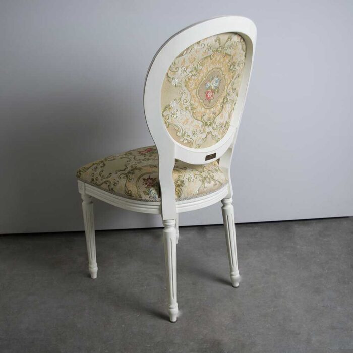 jasne krzesło LILI do jadalni