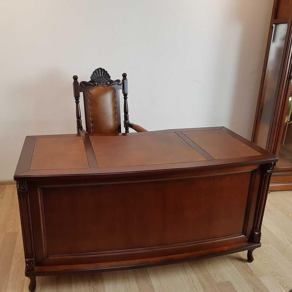 Klasyczne biurko drewniane półokrągłe wykończone z dwóch stron na wymiar
