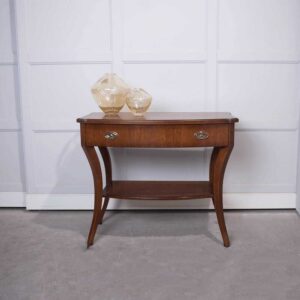drewniana konsola z szufladą i zaokrąglonym blatem