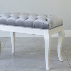 Biało srebrna pufa glamour- 70 cm wykończenie tasiemka