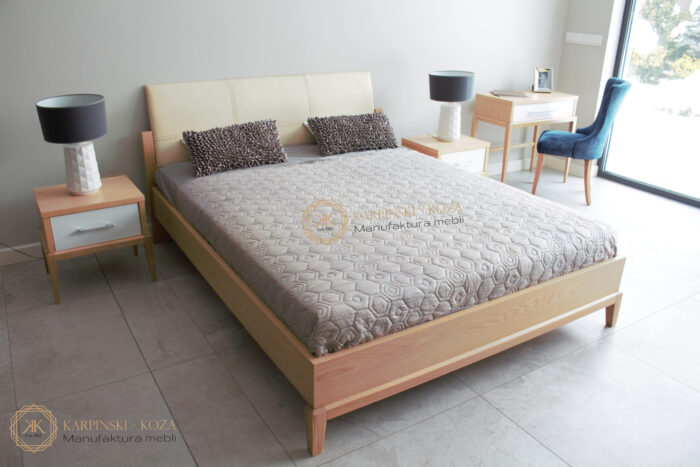 łóżko Evios lite drewniane na wymiar w różnych gatunkach drewna .